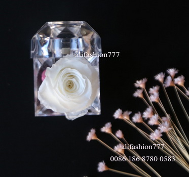 Preserved rose in Crystal Ring Box-02